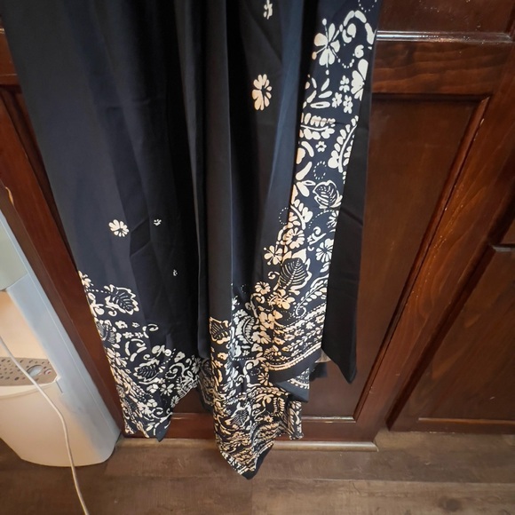 Women’s size 14 Donna Karan halter maxi dress navy/white - Picture 2 of 8